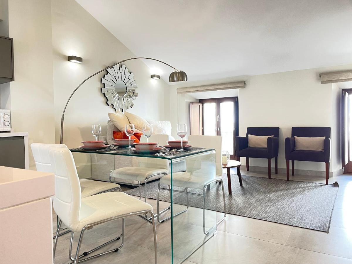 Gav Espinel Centro Apartment